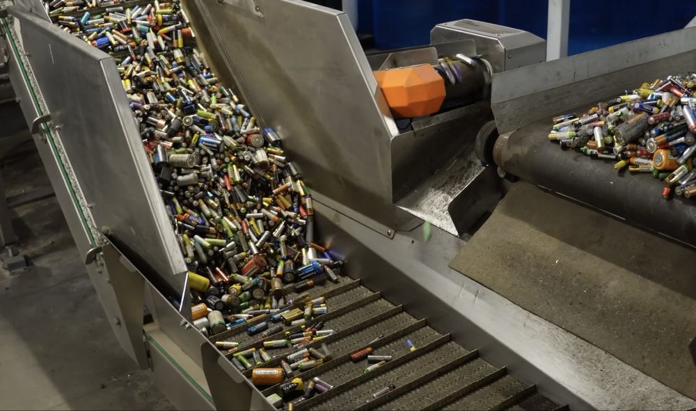 Утилизация промышленных отходов. Баллонов. Батареек и прочего