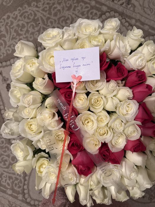 Цветы розы свежий