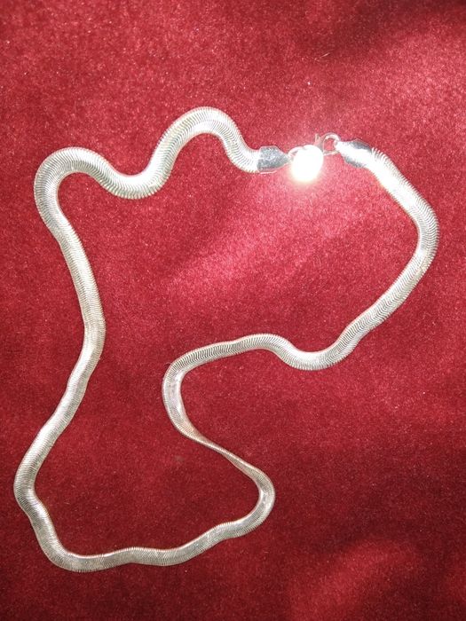 Очень красивая цепочка мужская серебристая