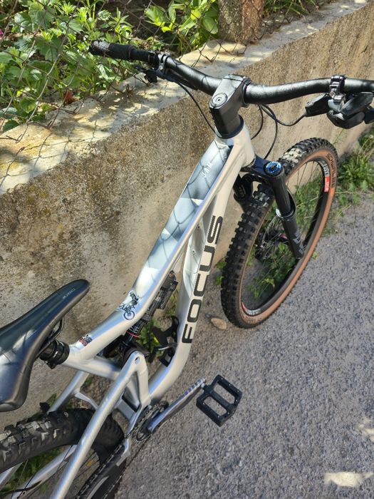 Ендуро Focus Jam 29 цола M размер 1x12 GX Електронни скорости  Sram Full Rockshox Suspension DT swiss Sram code 4-бутални