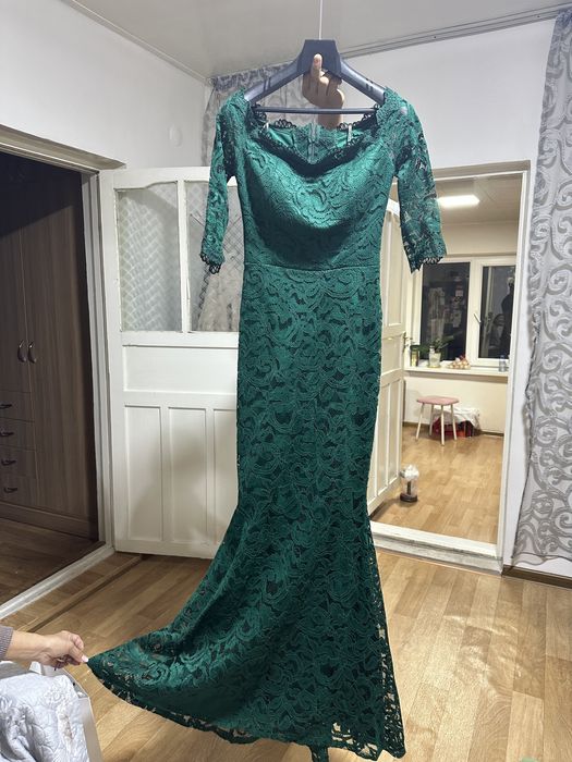 Продаю платье вечернее 38 размера