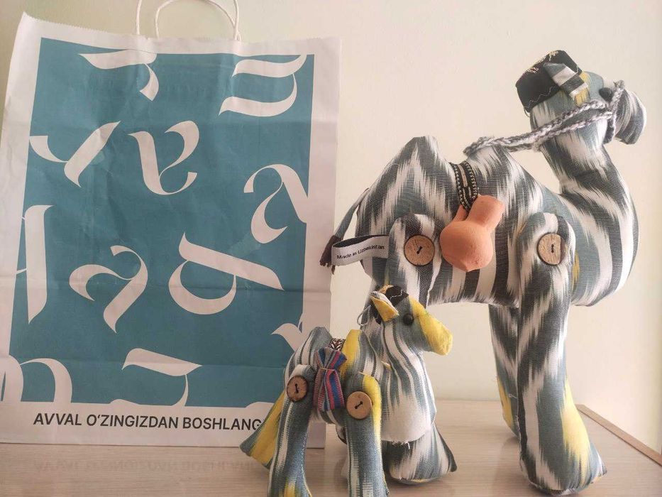 Yumshoq uyinchoqlar tuyachalar tikish