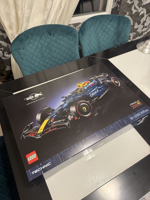 Lego technic f1 42206 и 42171 mercedes redbull ново