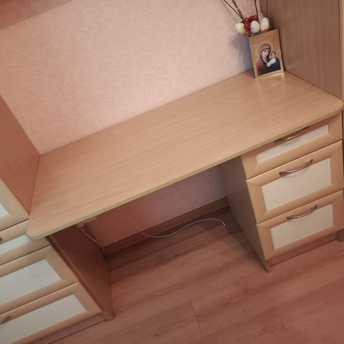 Продам стенку в спальню