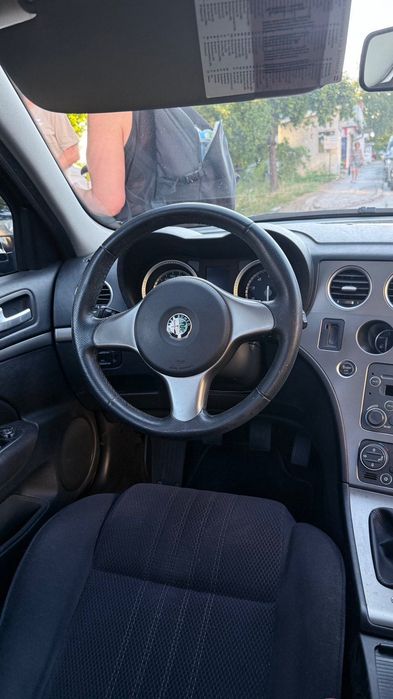 Продавам Alfa Romeo 159