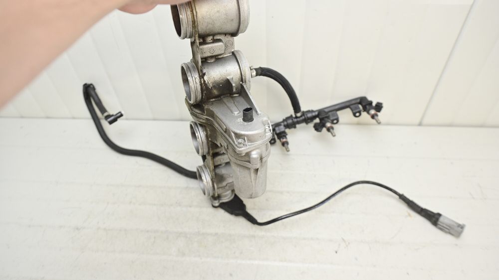Rampa Corp Acceleratie Injectie Injectoare BMW S1000XR K49 2015 - 2019