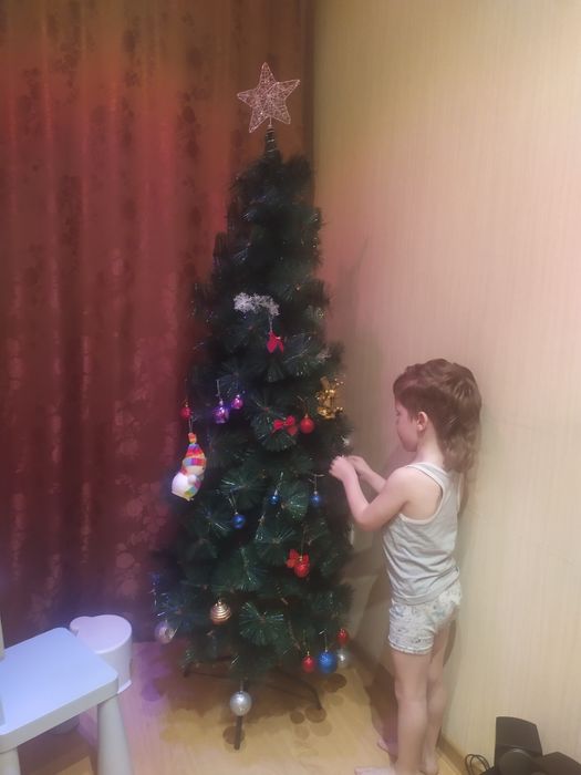 Продам ёлку. 180см.