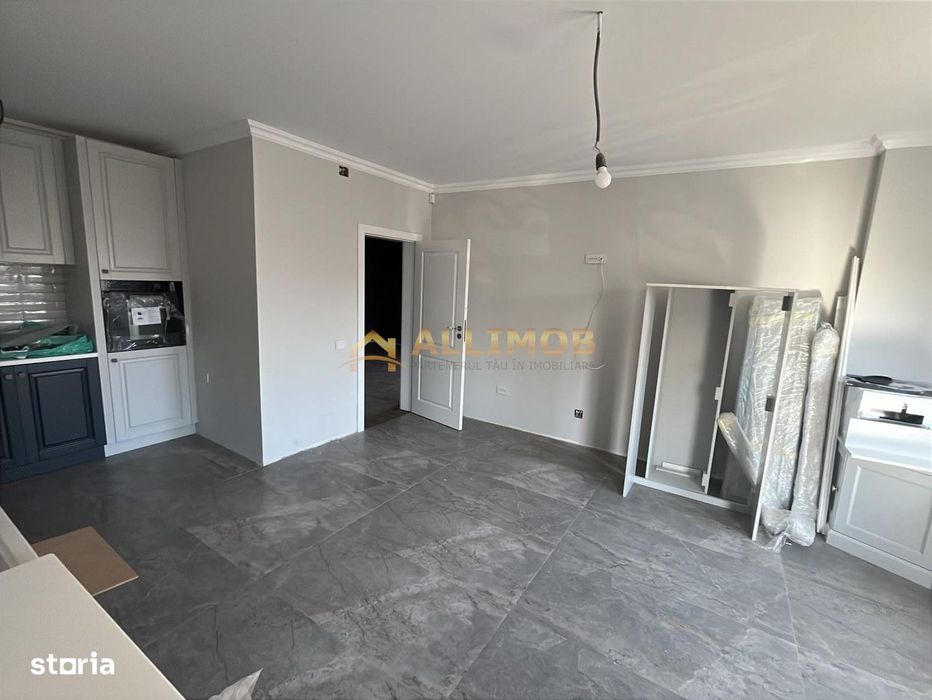 Eleganta la malul lacului- Vila premium cu ponton privat.