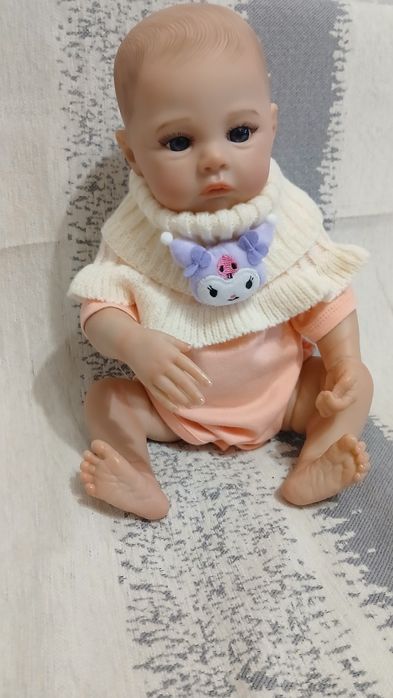 Продам манишку для девочки