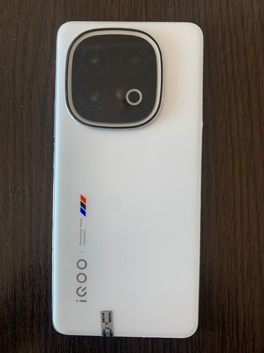 Продам смартфон  Iqoo 13