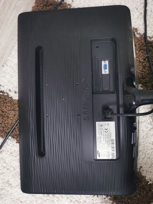 Монитор 20 дюймов за 10к тенге