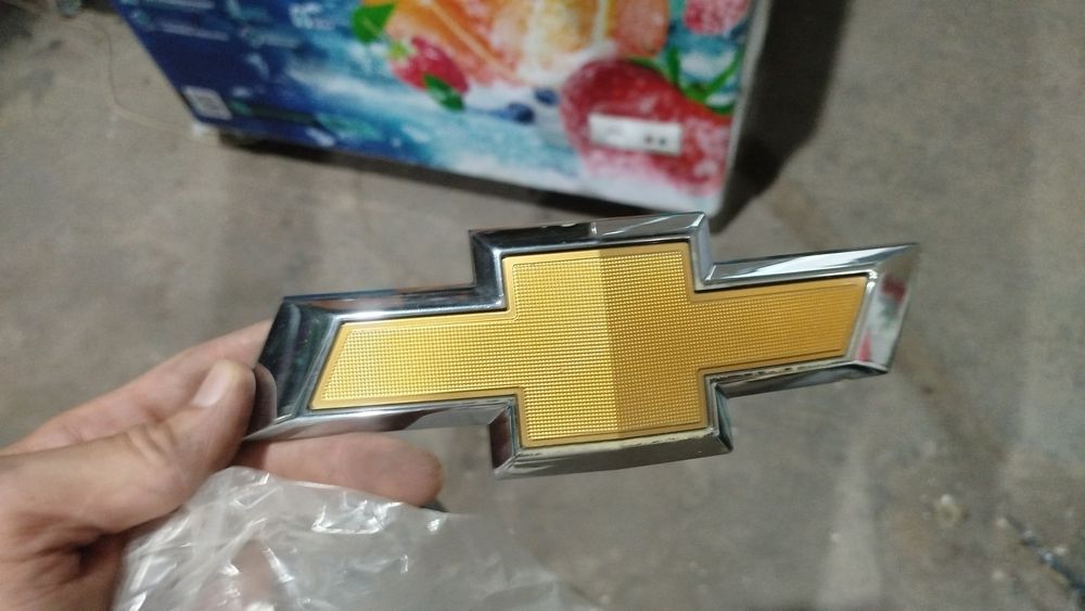 Chevrolet Tracker 2 old bamfer sotiladi