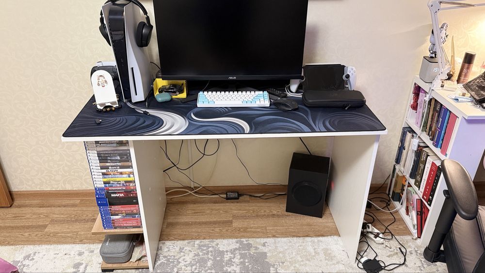 Стол офисный в отличном состоянии