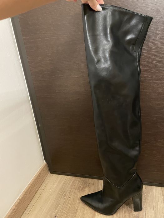 Cizme peste genunchi