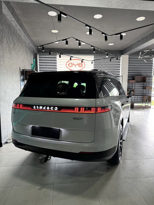 Lynk Co 900 full version