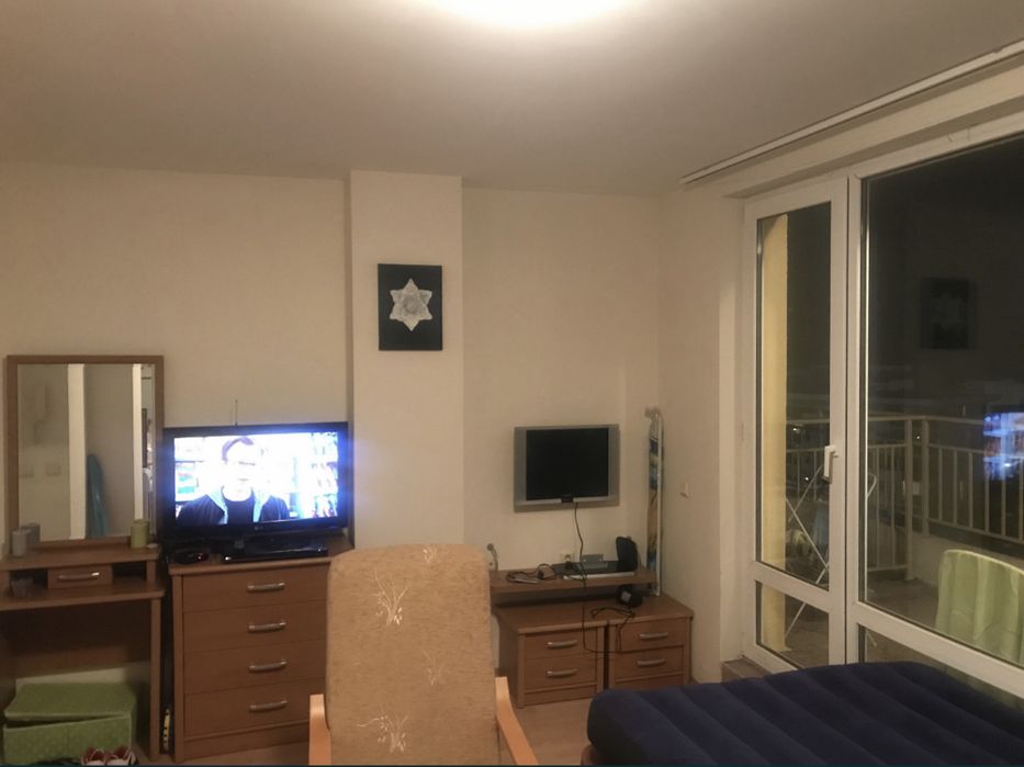 На брега на морето Влас Елените