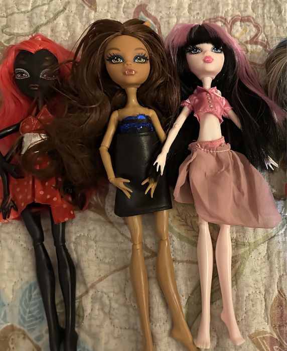 Продам  кукол монстр хай!