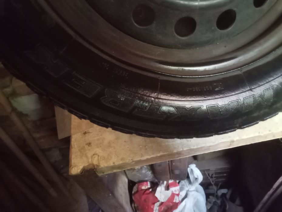 Продам всесезонные шины