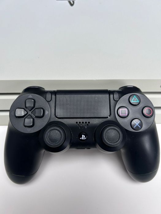 PlayStation 4 pro Glacier white 1TB