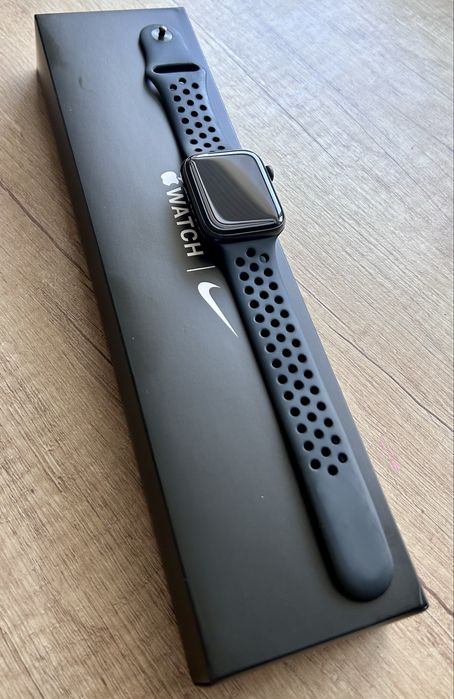 Apple Watch SE (Nike Edition)