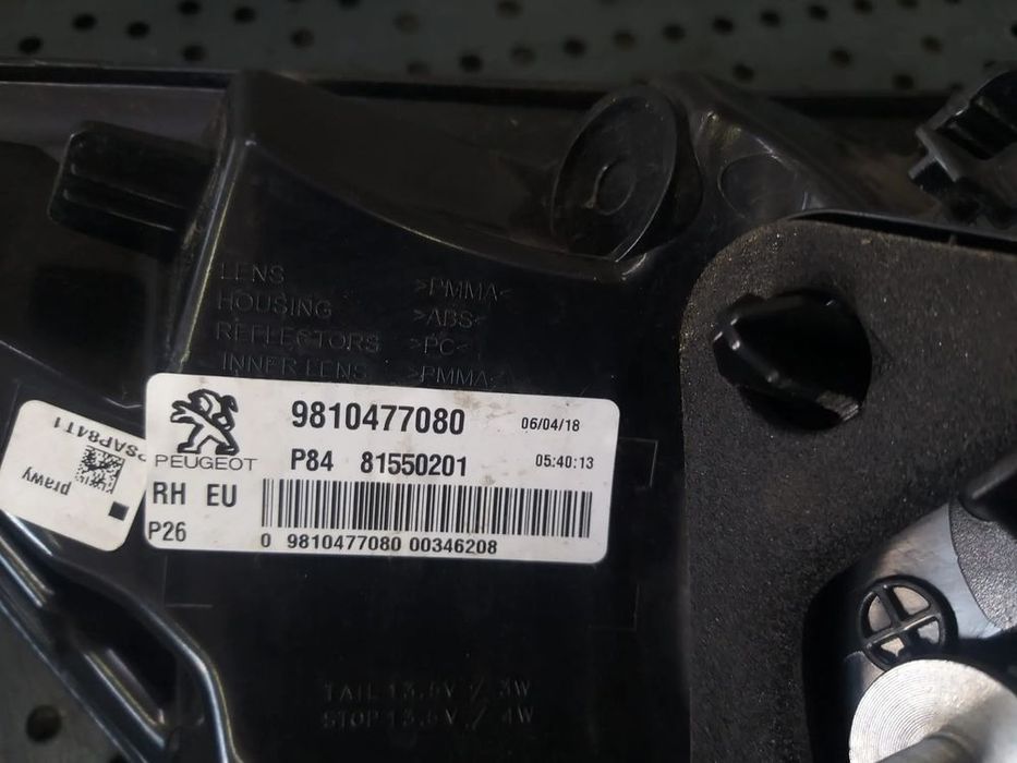 Stop tripla lampa dreapta aripa led peugeot 3008 2 9810477080