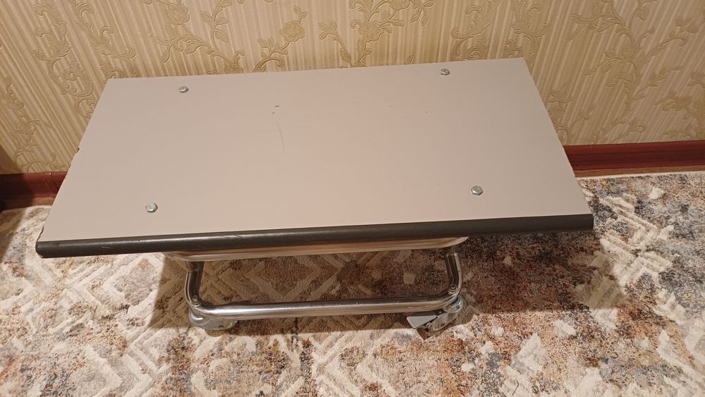 Продается стол тележка