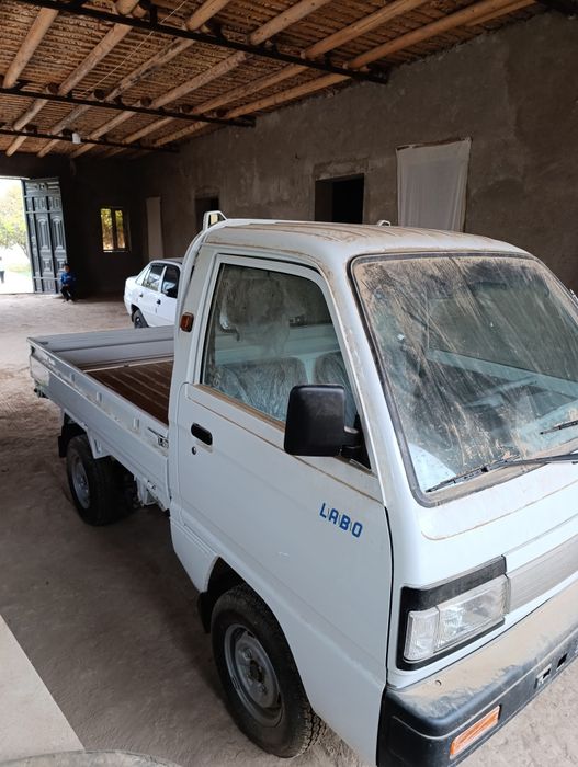 Yangi lavo 2024 moshina sotilari