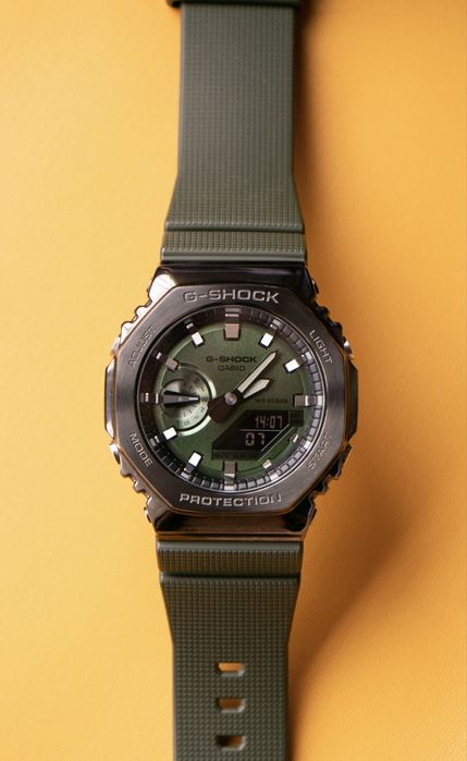 Продам часы Casio G-Shock GM2100B