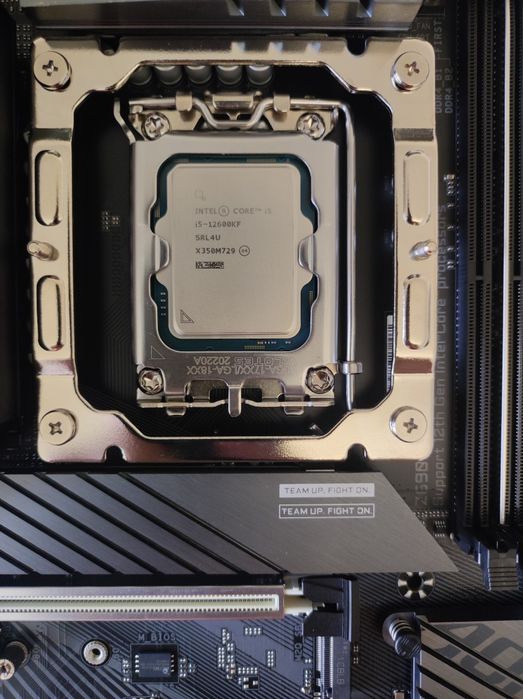 Процессор intel core i5 12600KF