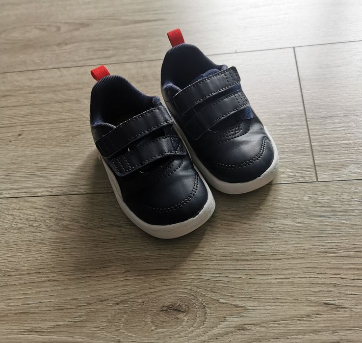 Adidasi Puma marimea 22