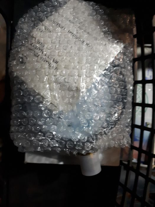 Продаётся винтель,гибкий шланга,манометр.