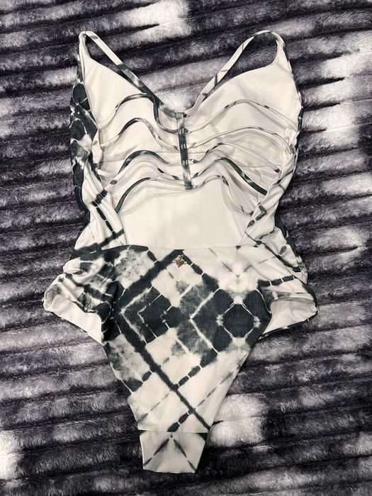 Дамски цели бански