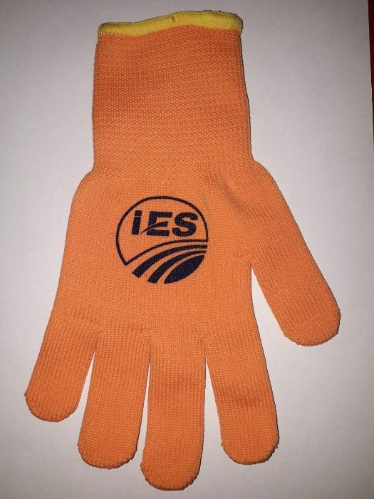 Продается оптом и в рознице униформа 3 в 1. Кепка, футболка, перчатки.