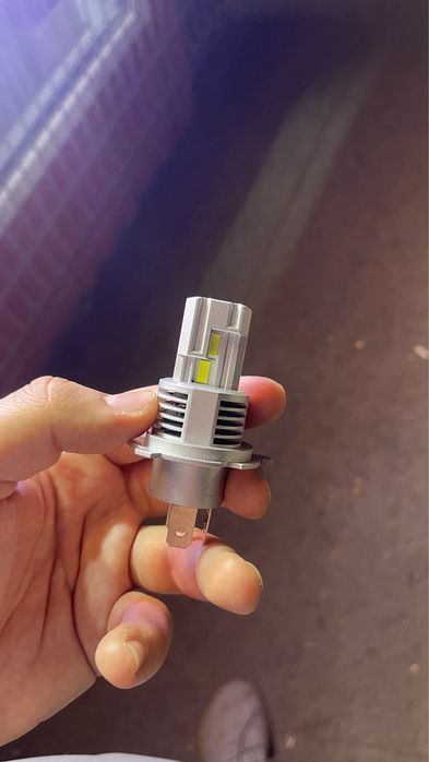 Продам Лампочки H4 Led