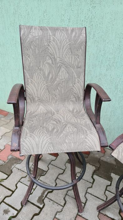 Vand 5 scaune de bar, din aluminiu, pentru exterior