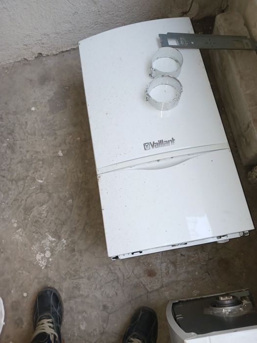 Centrala aer conditionat hibrid nou..Centrala  vaillant pentru piese,