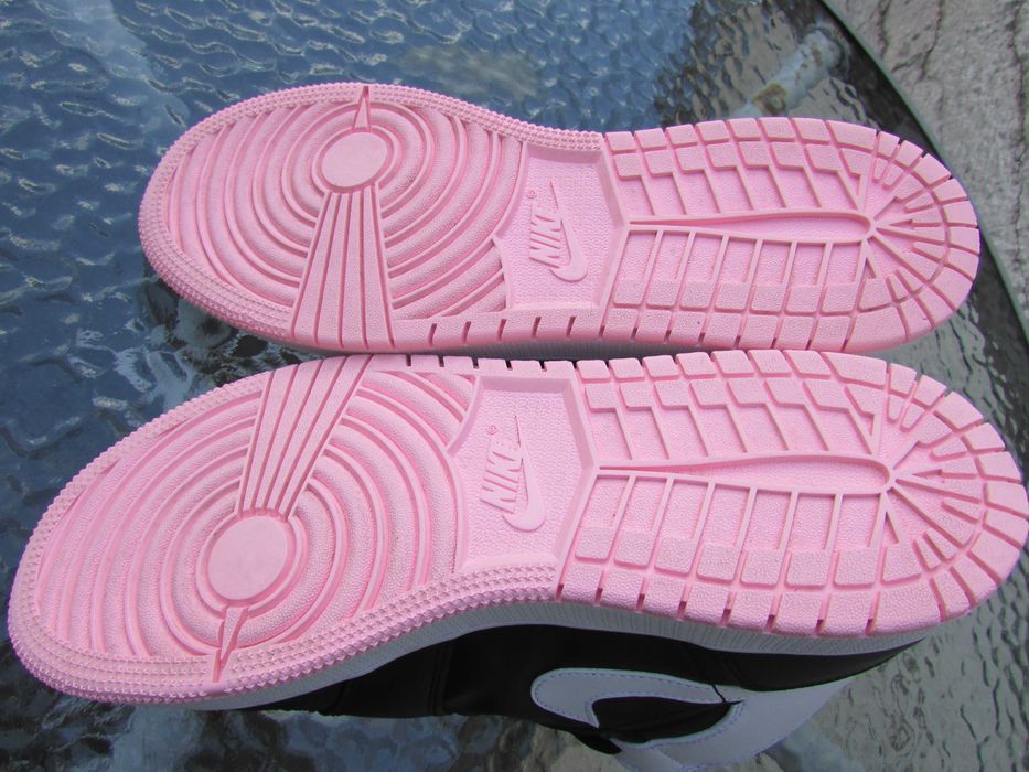 Маратонки Nike Air Jordan 1 Mid 'Arctic Punch'