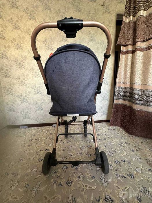 Детская складная коляска