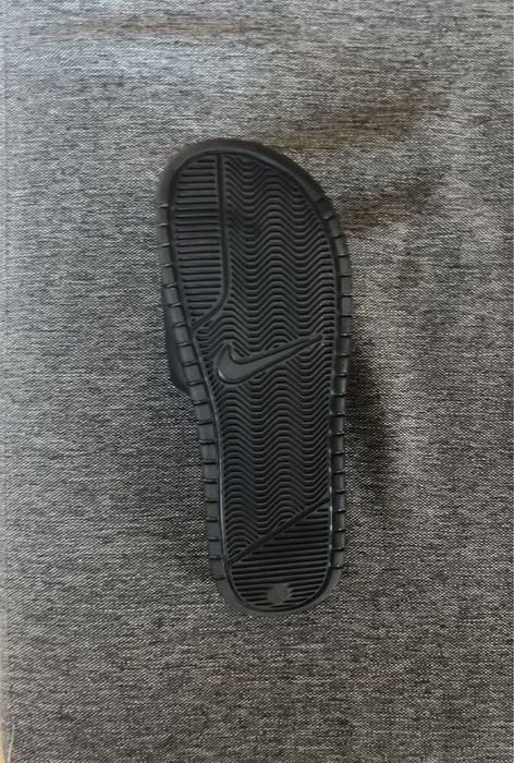 Nike Чехли