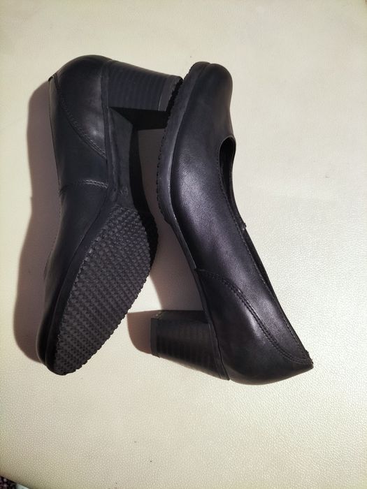 Продам туфли женские