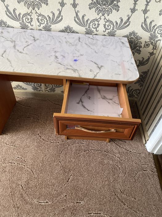 Продам письменный стол