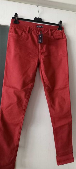 Jeans dama rosu/visiniu ,M/38  ,cu eticheta