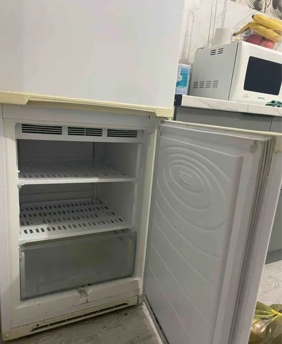 Продам холодильник