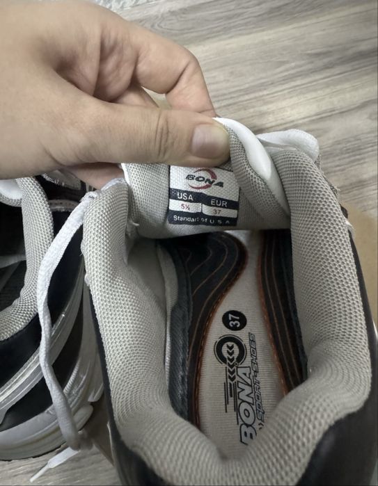 Кроссовки белые женские