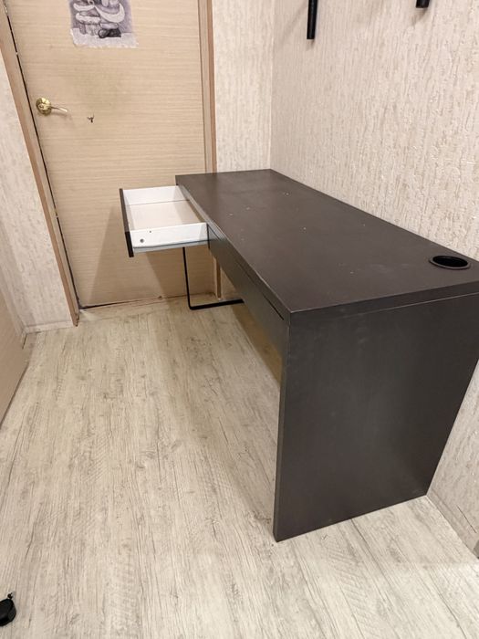 Продам письменный стол