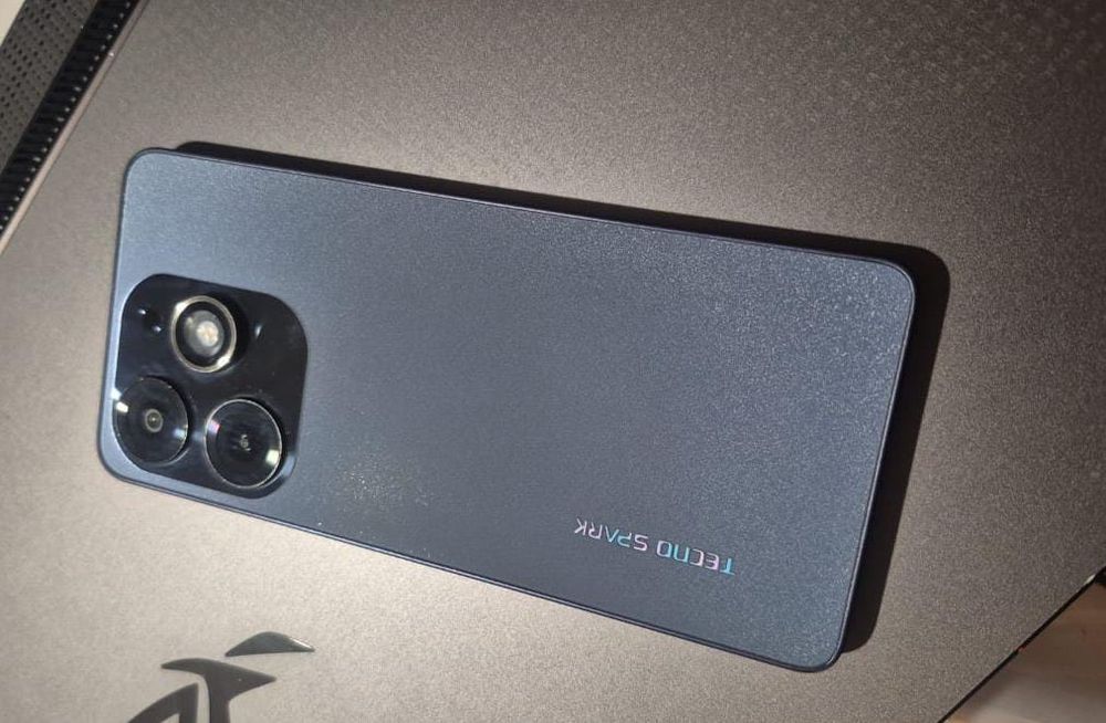 Продам телефон Tecno 10 pro
