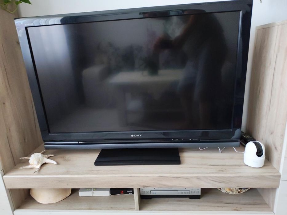 Vând tv in stare foarte buna diagonala de 100 culori foarte clare preț 500 lei