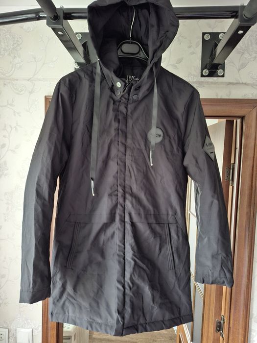 Продам куртки  на мальчика р 152-164