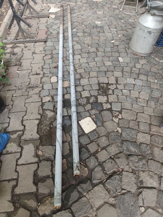 Vând 10 bucăți țeavă rotundă oțel zincat grosime 4 milimetri lungime 3 metri care poate fi utilizata pentru instalații gaze și apă în construcții