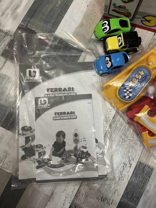 Bburago Junior- Детска писта за игра Ferrari + кола с дистанционно от серията